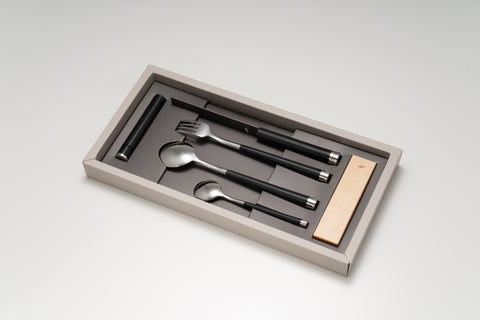 Les Couverts (Complete Cutlery Set)