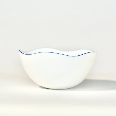 Blue-White Bowl (Small) by Hiromi Daido